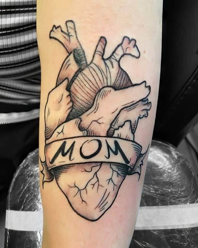 Mom Tattoo Ideas 34