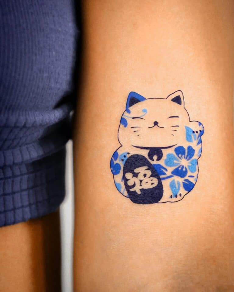 Feminine Cat Tattoos 16