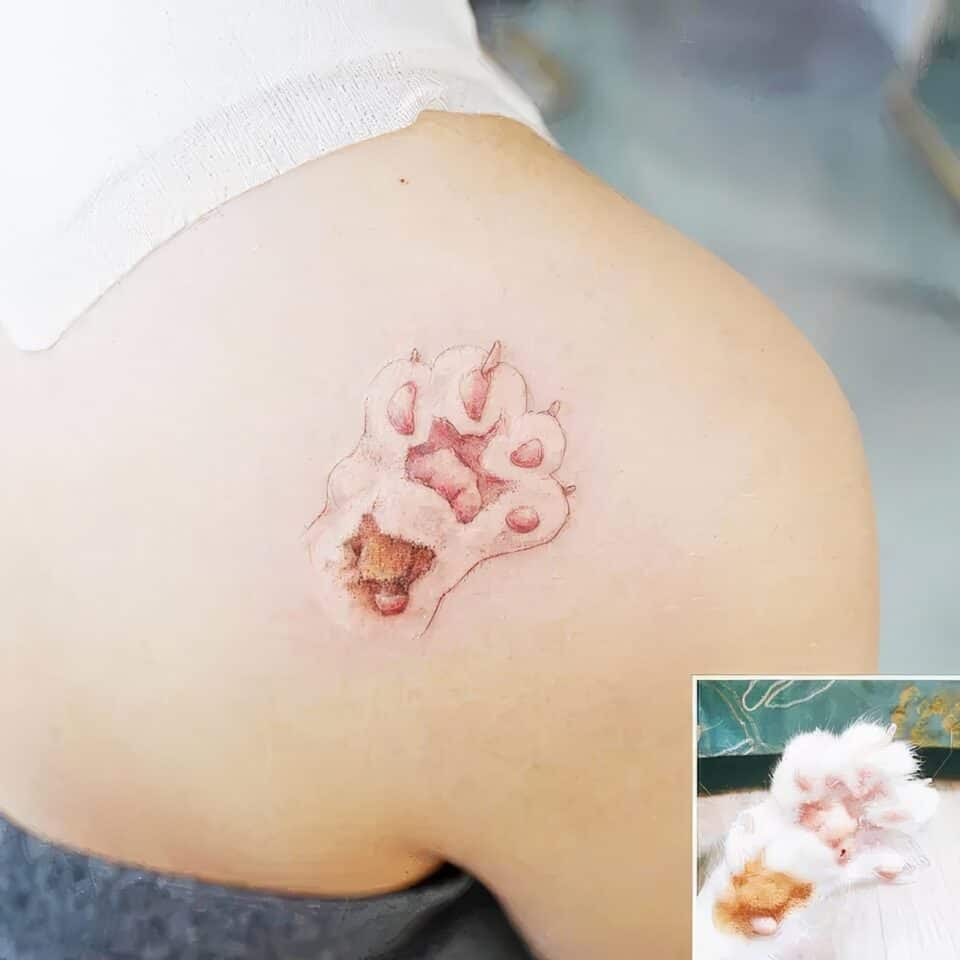 Feminine Cat Tattoos 40