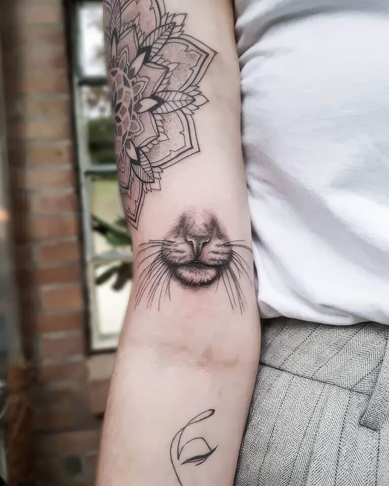 Feminine Cat Tattoos 41