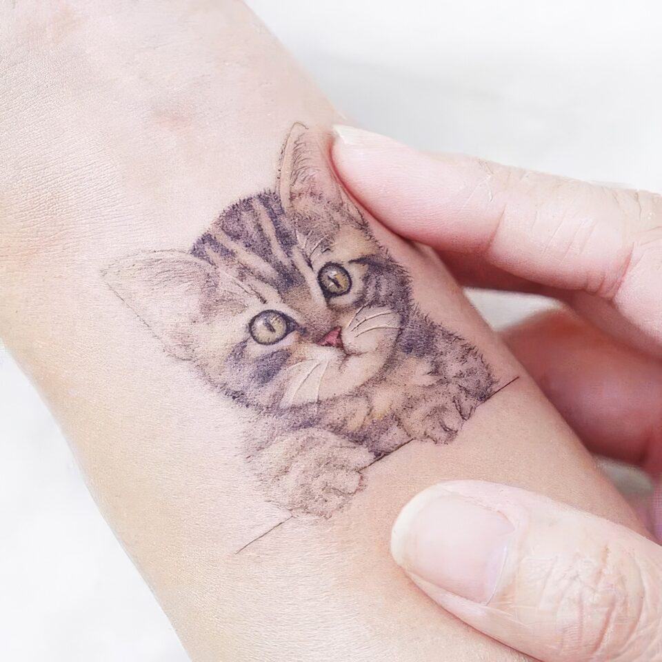 Feminine Cat Tattoos 43