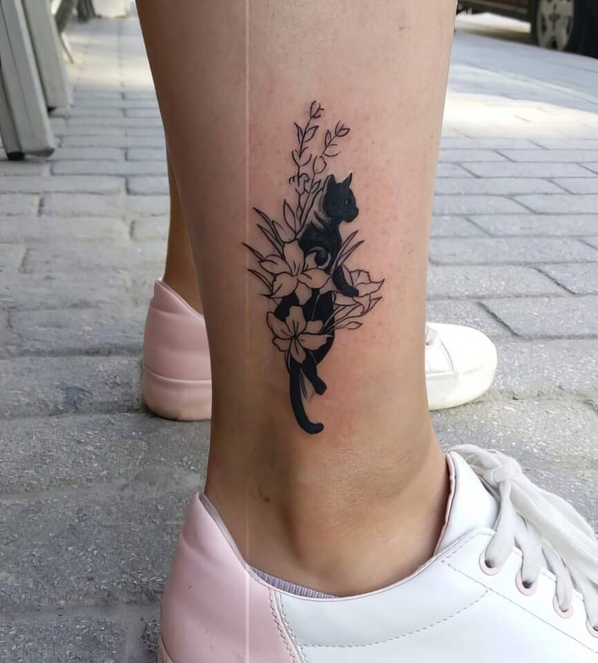 Feminine Cat Tattoos 55